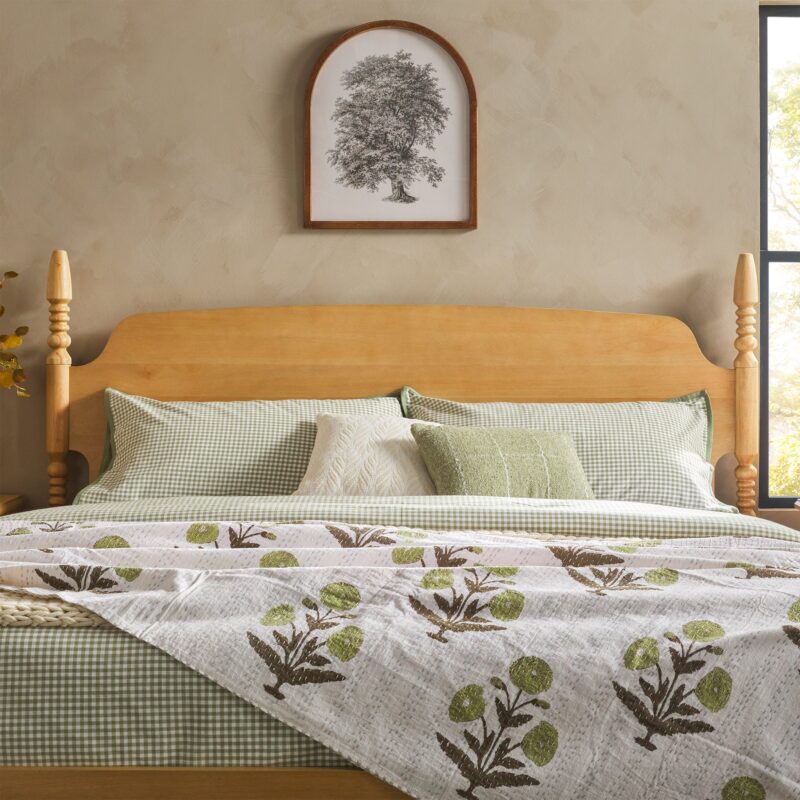 Traditional Vivienne Easy Assembly Solid Wood Bed - Image 13